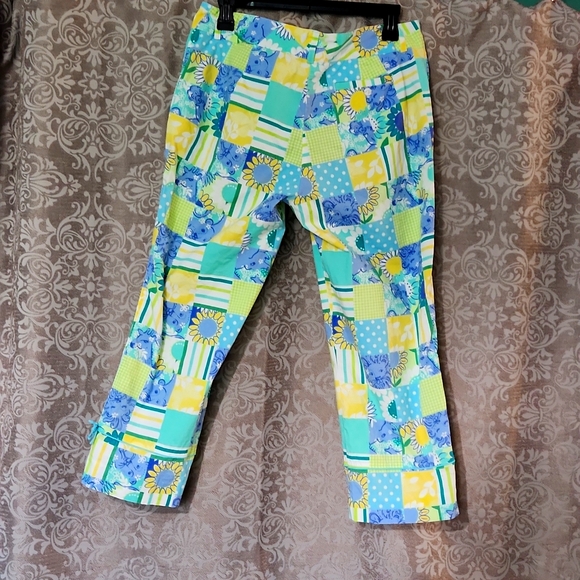 Lilly Pulitzer Colorful Animal Design Capris Size 10 - Picture 3 of 7